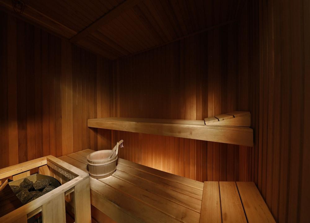 Hilton Tanger City Center Kültér fotó A Finnish sauna