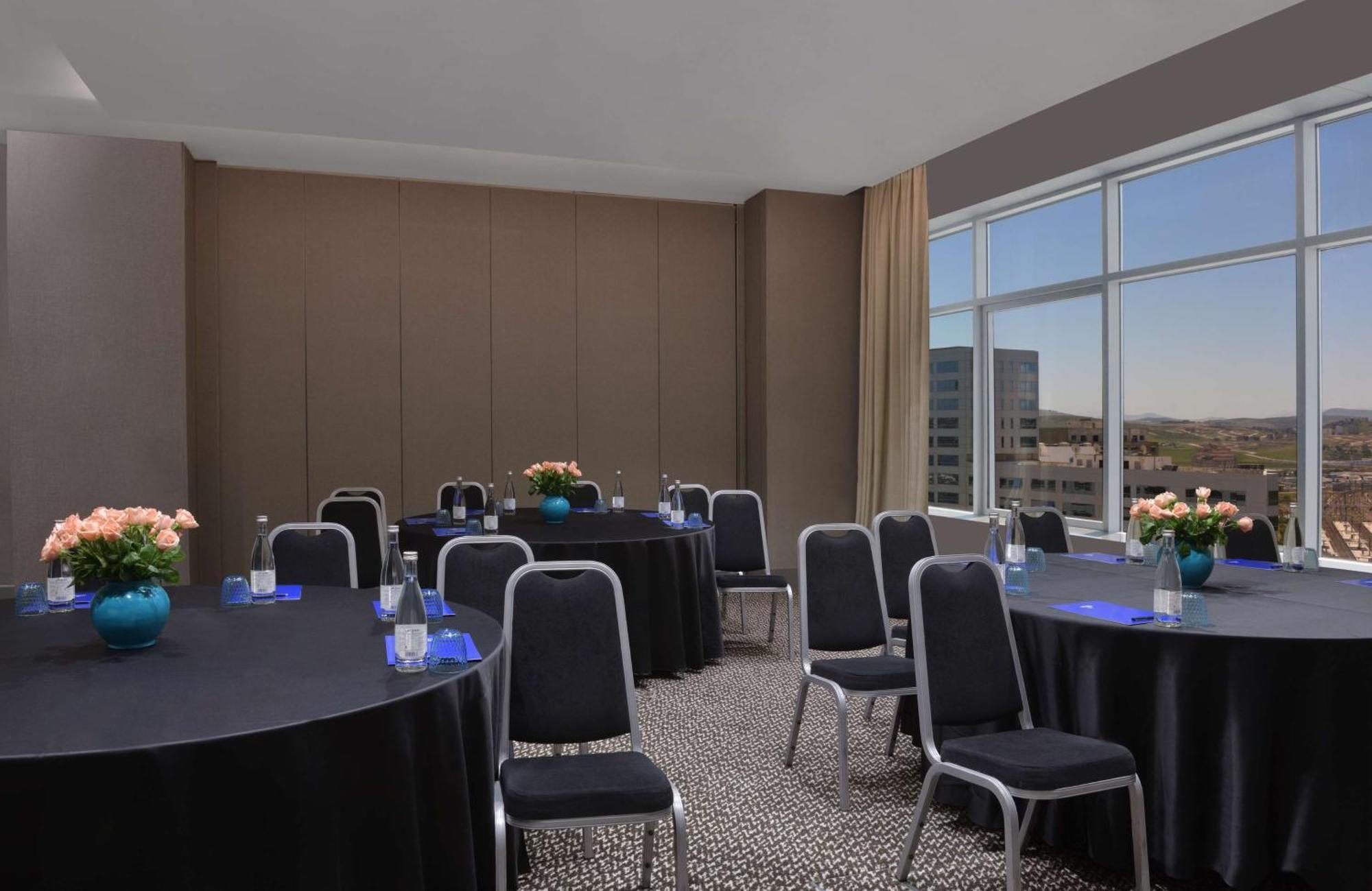 Hilton Tanger City Center Kültér fotó Meeting room