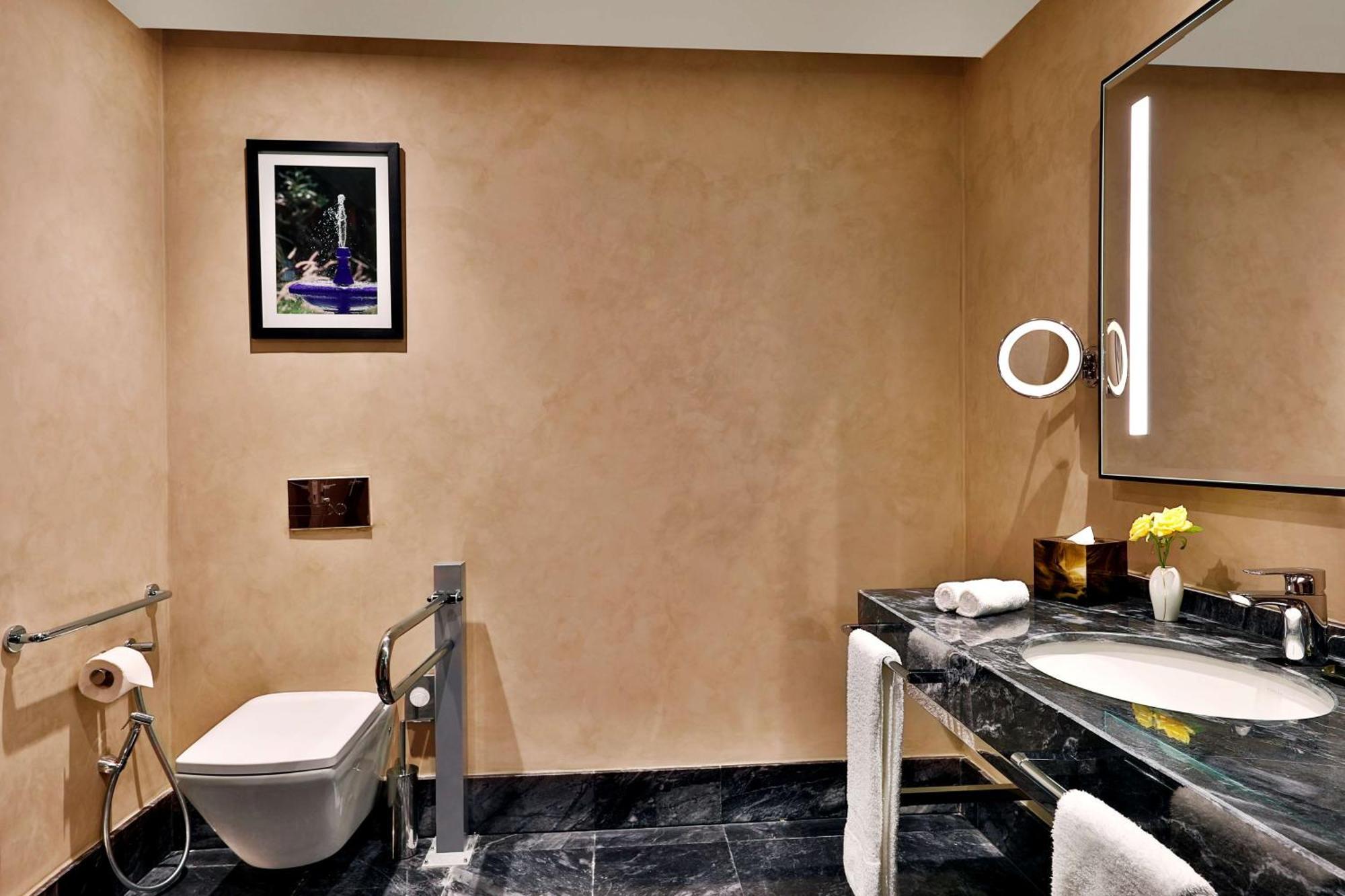 Hilton Tanger City Center Kültér fotó A bathroom at the Taj Mahal Palace, Mumbai